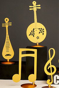 Musik Dekoration Noten Instrumente aus Metall